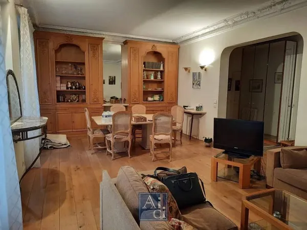 Appartement 3 pièces 84 m² 