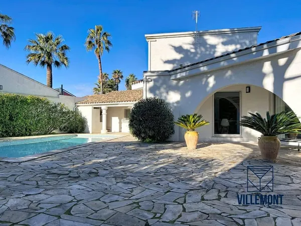 Villa 5 pièces 153 m² 
