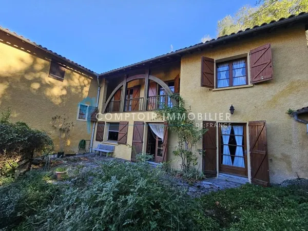 Maison 7 pièces 240 m² 