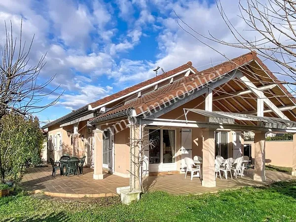 Maison de plain-pied 7 pièces 111 m² 