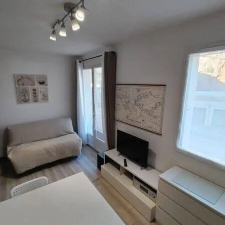 Studio 1 pièce 17 m² 