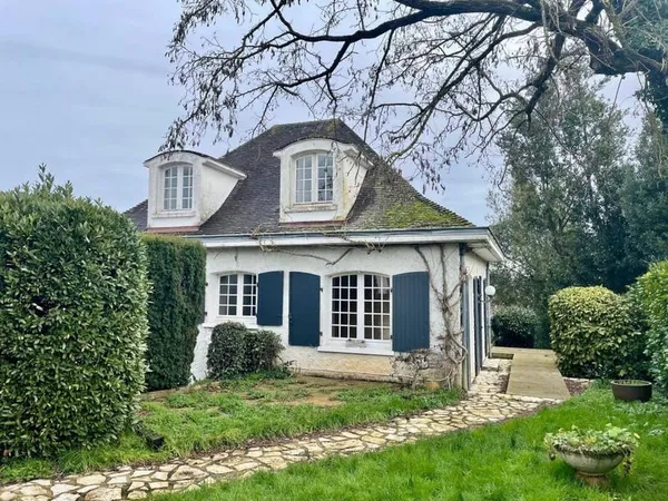 Maison 7 pièces 225 m² 