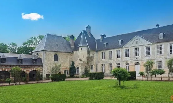 Château 20 pièces 1400 m² 