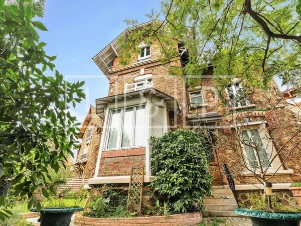 Maison 8 pièces 200 m² 