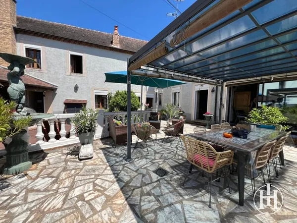 Maison 6 pièces 222 m² 