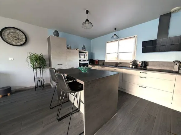 Maison de plain-pied 4 pièces 94 m² 