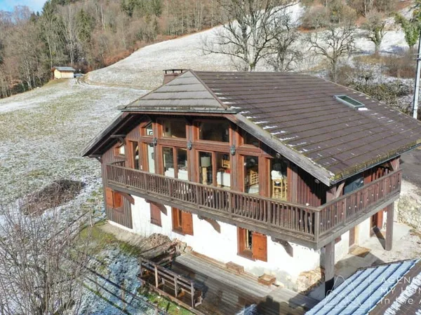 Chalet 8 pièces 238 m² 