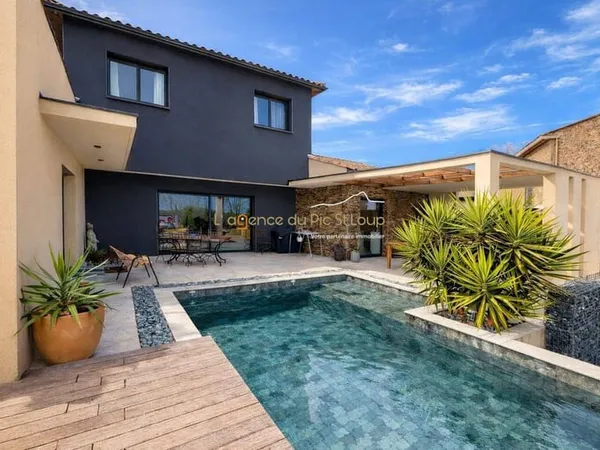 Villa 4 pièces 155 m² 