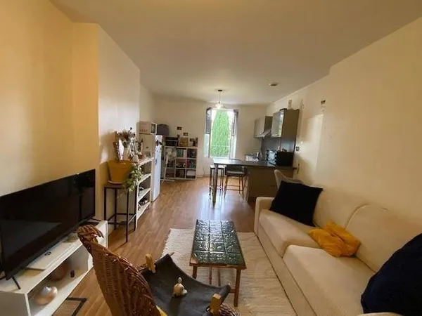 Studio 1 pièce 27 m² 