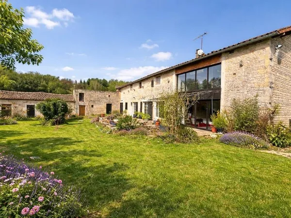 Maison 6 pièces 204 m² 