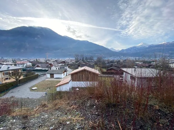 Terrain constructible 714 m² 