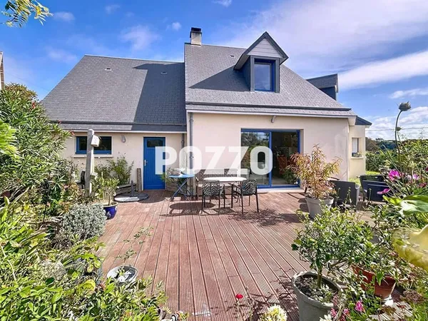 Maison de plain-pied 9 pièces 136 m² 