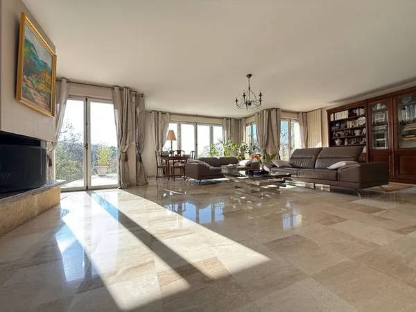 Maison 7 pièces 210 m² 