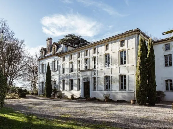 Château 19 pièces 700 m² 