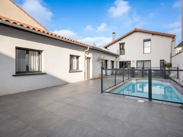 Maison 6 pièces 180 m² 