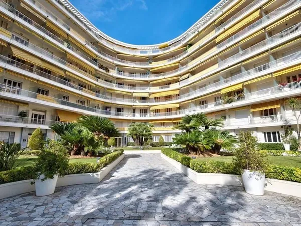 Appartement 3 pièces 100 m² 