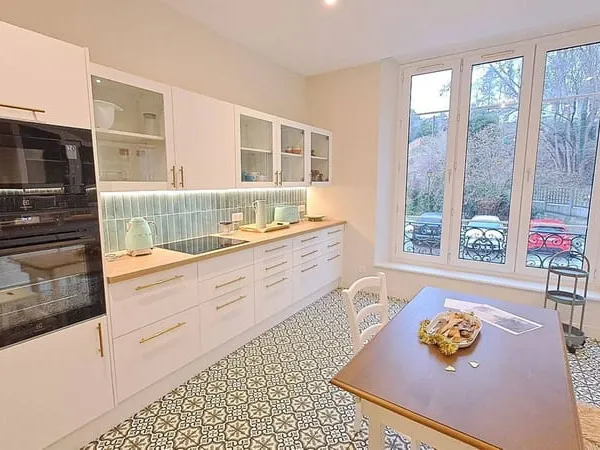 Maison 1 pièce 180 m² 
