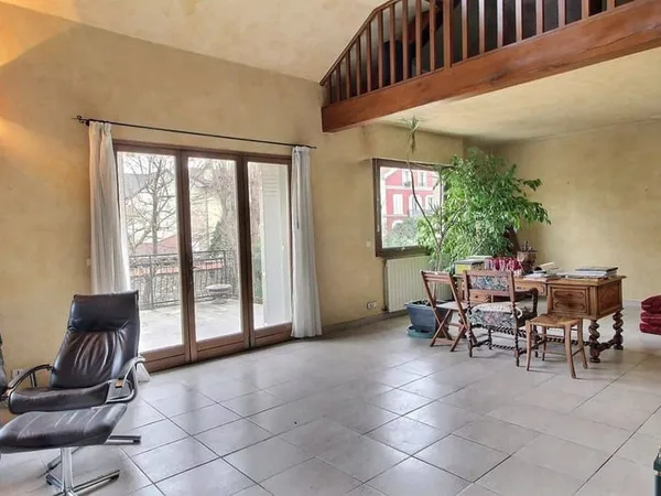 Maison 7 pièces 250 m² 
