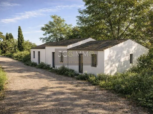 Terrain 896 m² 