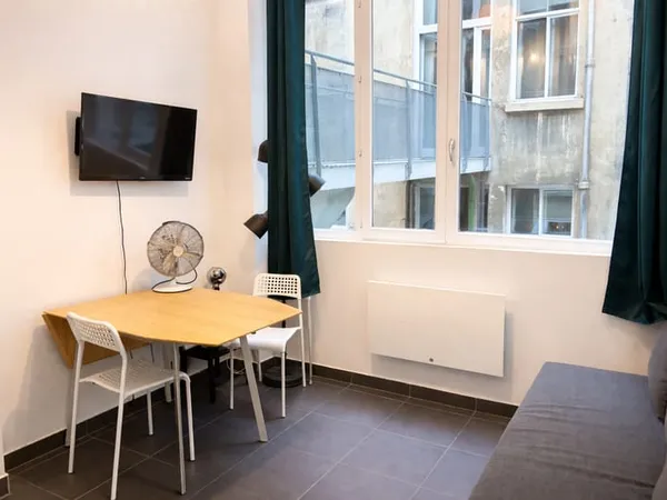 Appartement 1 pièce 14 m² 