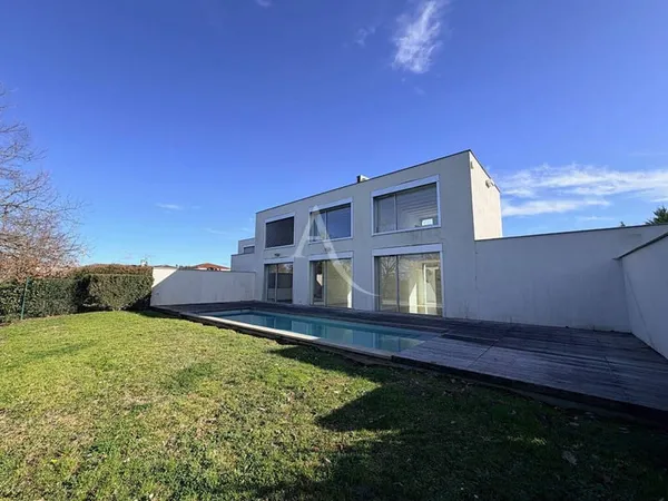 Maison 5 pièces 136 m² 