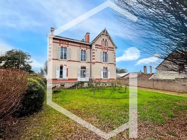 Maison 18 pièces 325 m² 