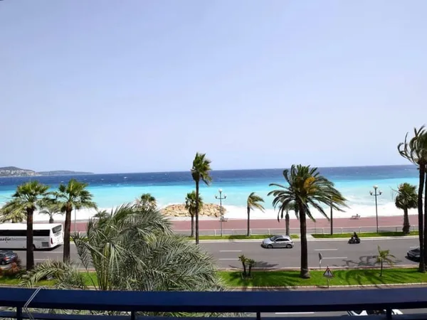 Studio 1 pièce 27 m² 
