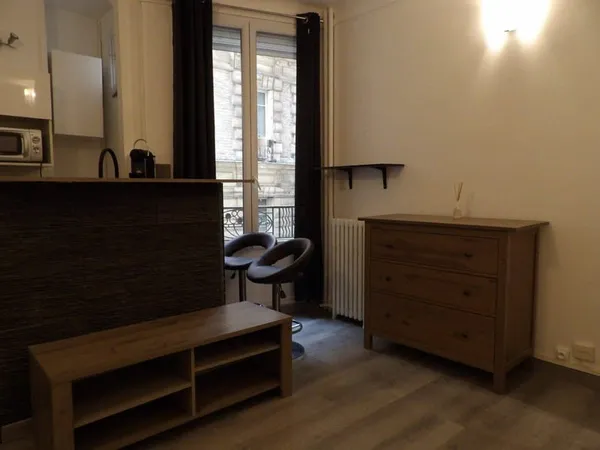 Studio 1 pièce 20 m² 