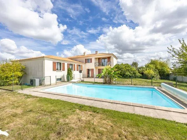 Maison 8 pièces 275 m² 