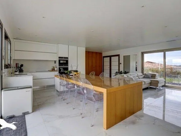 Maison 6 pièces 185 m² 
