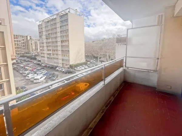 Studio 1 pièce 30 m² 