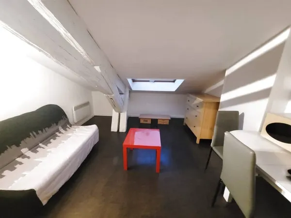 Studio 1 pièce 19 m² 