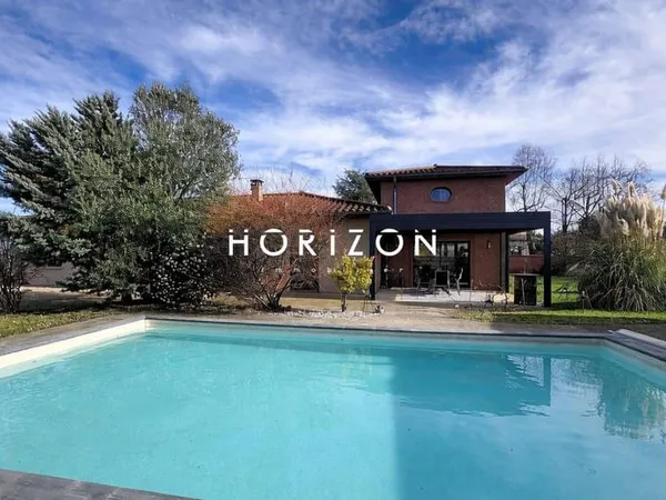 Maison de plain-pied 8 pièces 220 m² 