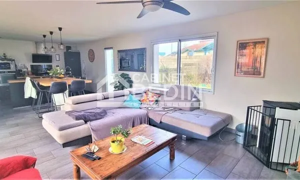 Studio 3 pièces 113 m² 