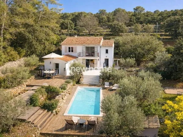 Maison 5 pièces 144 m² 
