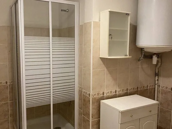 Studio 1 pièce 27 m² 