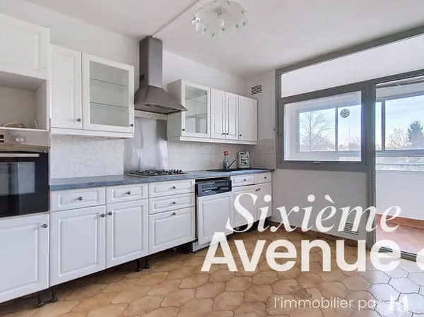 Appartement 4 pièces 77 m² 