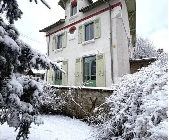 Maison 7 pièces 196 m² 