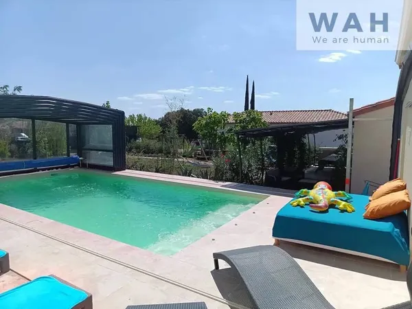 Maison de plain-pied 8 pièces 199 m² 