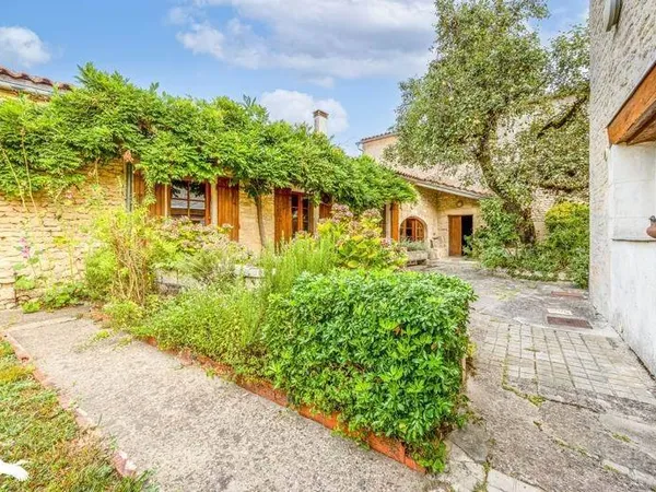 Maison 10 pièces 265 m² 