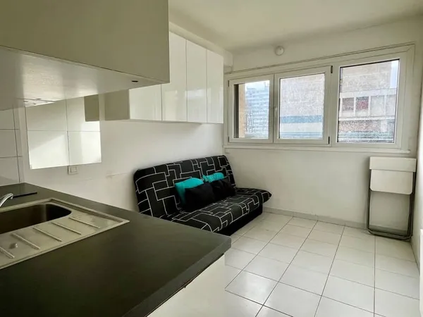 Appartement 1 pièce 11 m² 