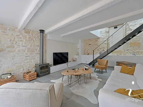 Maison 8 pièces 241 m² 