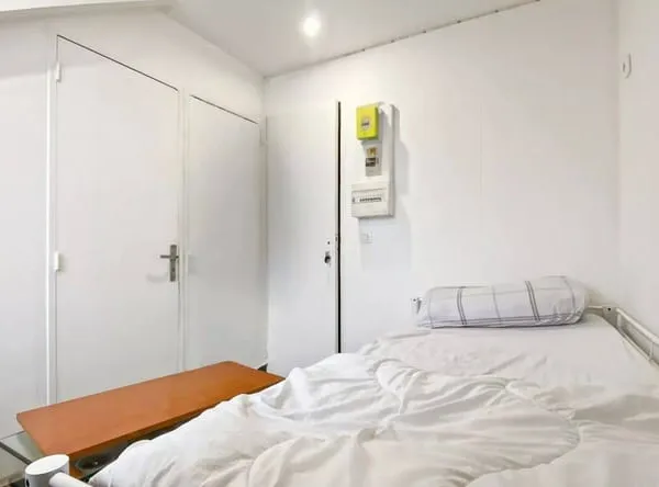 Chambre de service 1 pièce 8 m² 