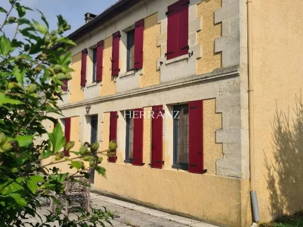 Maison 8 pièces 166 m² 