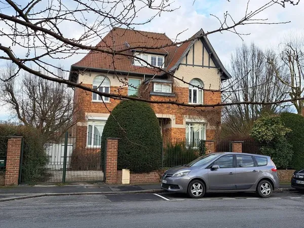 Maison 9 pièces 218 m² 