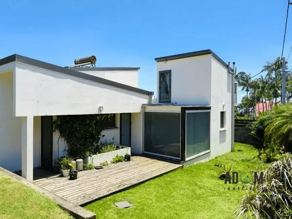 Maison 8 pièces 187 m² 