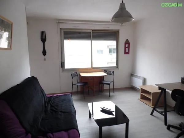 Studio 1 pièce 25 m² 