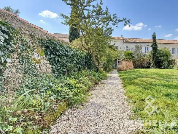 Maison 10 pièces 320 m² 