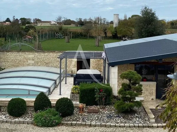 Maison 7 pièces 220 m² 
