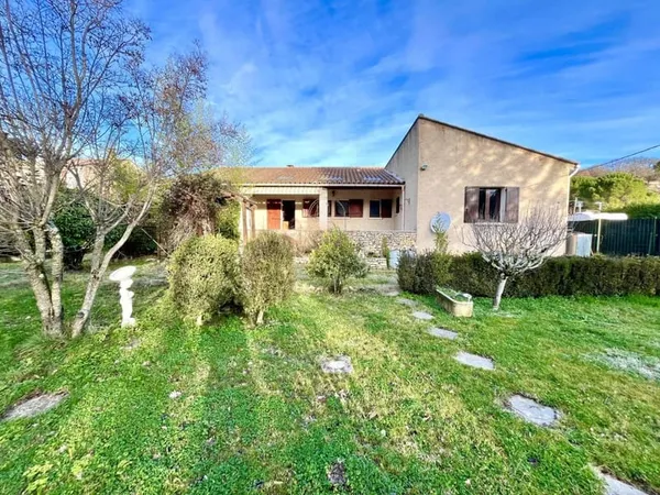 Maison de plain-pied 5 pièces 163 m² 